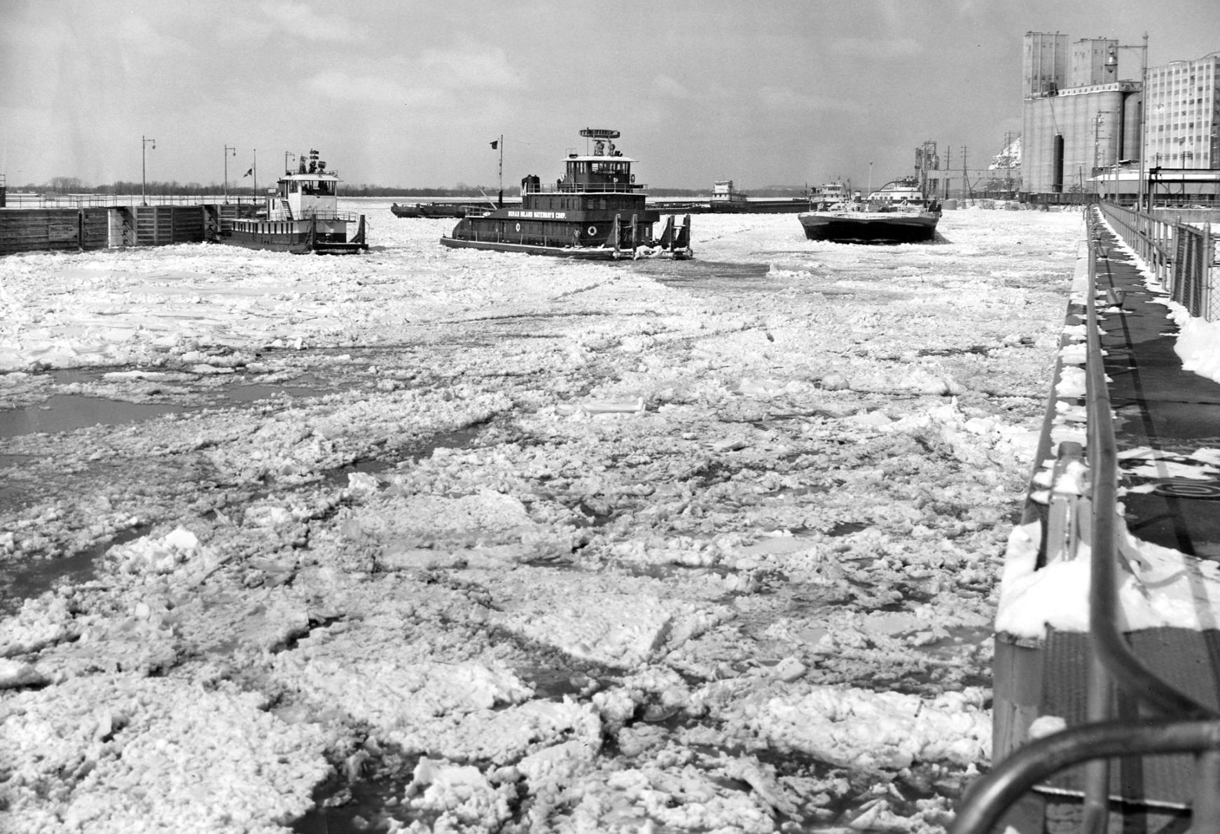 Mississippi River Ice